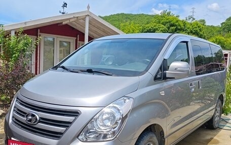 Hyundai Grand Starex Grand Starex I рестайлинг 2, 2016 год, 2 600 000 рублей, 2 фотография