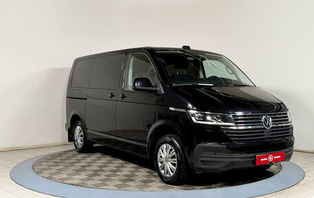Volkswagen Caravelle T6 рестайлинг, 2021 год, 4 740 000 рублей, 2 фотография
