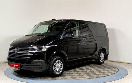 Volkswagen Caravelle T6 рестайлинг, 2021 год, 4 740 000 рублей, 4 фотография