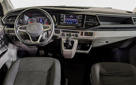 Volkswagen Caravelle T6 рестайлинг, 2021 год, 4 740 000 рублей, 10 фотография