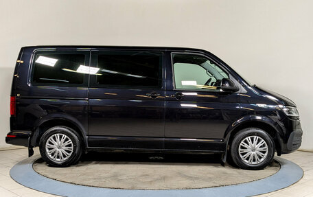 Volkswagen Caravelle T6 рестайлинг, 2021 год, 4 740 000 рублей, 9 фотография