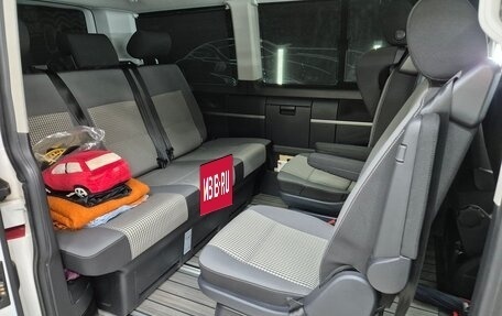 Volkswagen Multivan T6 рестайлинг, 2017 год, 4 975 000 рублей, 5 фотография