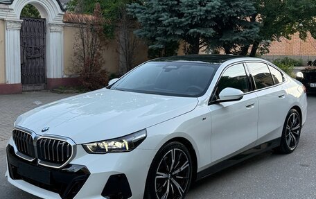 BMW 5 серия, 2023 год, 7 050 000 рублей, 1 фотография