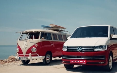 Volkswagen Multivan T6 рестайлинг, 2017 год, 4 975 000 рублей, 8 фотография