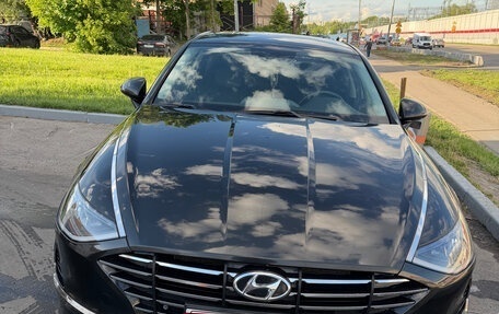 Hyundai Sonata VIII, 2019 год, 2 100 000 рублей, 2 фотография