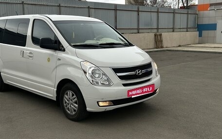 Hyundai Grand Starex Grand Starex I рестайлинг 2, 2016 год, 1 850 000 рублей, 4 фотография