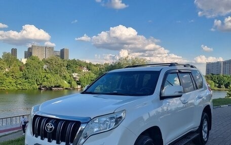 Toyota Land Cruiser Prado 150 рестайлинг 2, 2014 год, 2 820 000 рублей, 10 фотография