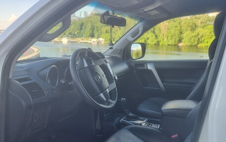 Toyota Land Cruiser Prado 150 рестайлинг 2, 2014 год, 2 820 000 рублей, 11 фотография