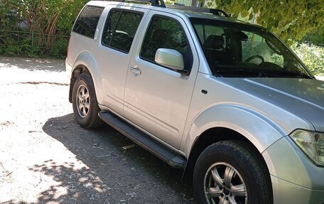 Nissan Pathfinder, 2005 год, 750 000 рублей, 2 фотография