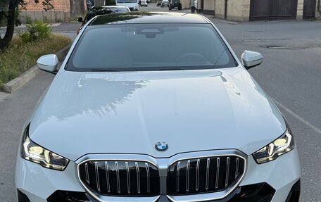 BMW 5 серия, 2023 год, 7 050 000 рублей, 3 фотография