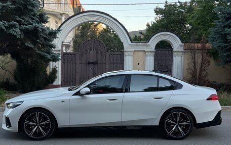 BMW 5 серия, 2023 год, 7 050 000 рублей, 8 фотография