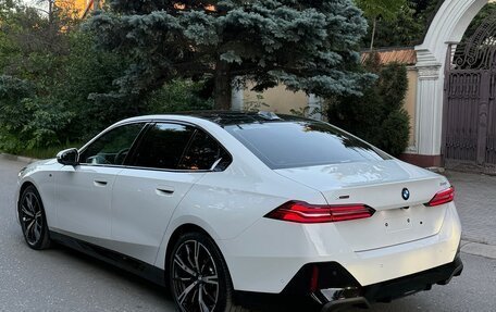 BMW 5 серия, 2023 год, 7 050 000 рублей, 5 фотография