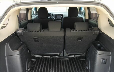 Mitsubishi Outlander III рестайлинг 3, 2017 год, 1 849 000 рублей, 10 фотография