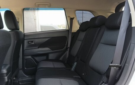 Mitsubishi Outlander III рестайлинг 3, 2017 год, 1 849 000 рублей, 14 фотография