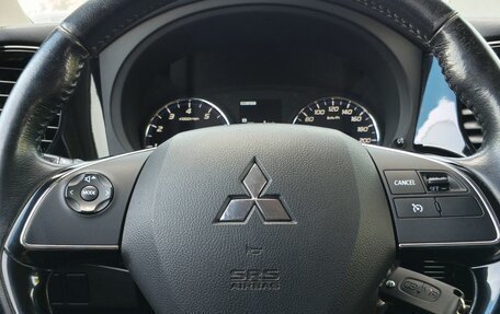 Mitsubishi Outlander III рестайлинг 3, 2017 год, 1 849 000 рублей, 17 фотография