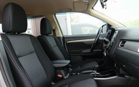 Mitsubishi Outlander III рестайлинг 3, 2017 год, 1 849 000 рублей, 21 фотография