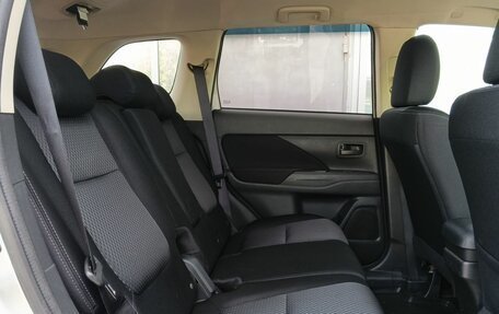 Mitsubishi Outlander III рестайлинг 3, 2017 год, 1 849 000 рублей, 20 фотография