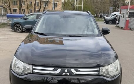 Mitsubishi Outlander III рестайлинг 3, 2013 год, 1 250 000 рублей, 1 фотография