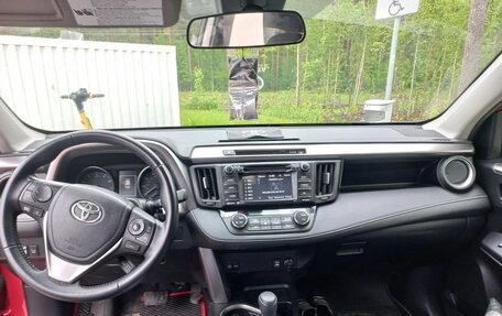 Toyota RAV4, 2017 год, 3 200 000 рублей, 7 фотография