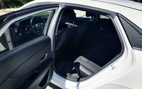 Hyundai Elantra, 2021 год, 2 150 000 рублей, 12 фотография