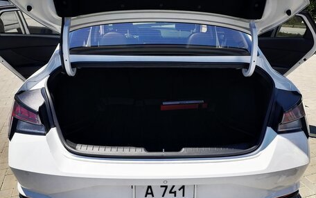 Hyundai Elantra, 2021 год, 2 150 000 рублей, 15 фотография