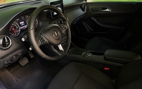 Mercedes-Benz A-Класс, 2017 год, 1 850 000 рублей, 8 фотография