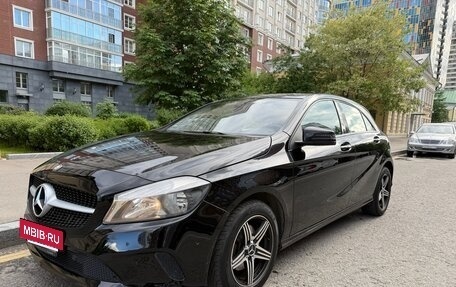 Mercedes-Benz A-Класс, 2017 год, 1 850 000 рублей, 2 фотография