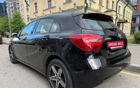 Mercedes-Benz A-Класс, 2017 год, 1 850 000 рублей, 3 фотография