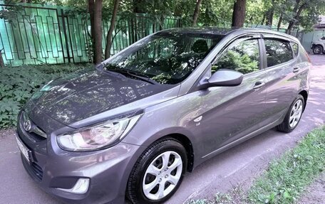 Hyundai Solaris II рестайлинг, 2012 год, 975 000 рублей, 3 фотография