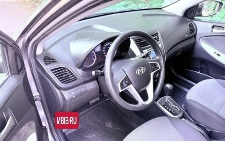 Hyundai Solaris II рестайлинг, 2012 год, 975 000 рублей, 11 фотография