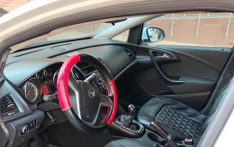 Opel Astra J, 2011 год, 555 000 рублей, 3 фотография