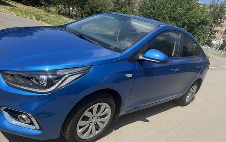 Hyundai Solaris II рестайлинг, 2018 год, 945 000 рублей, 3 фотография