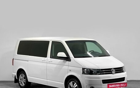 Volkswagen Caravelle T5, 2014 год, 2 905 000 рублей, 2 фотография