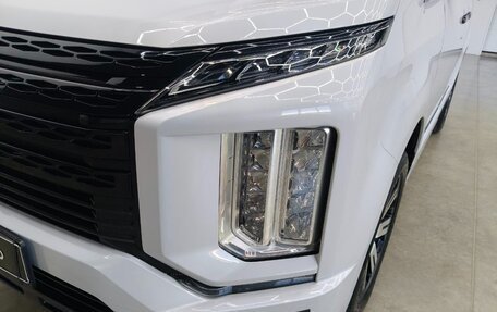 Mitsubishi Delica D:5 I, 2022 год, 4 150 000 рублей, 10 фотография