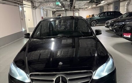 Mercedes-Benz E-Класс, 2014 год, 2 300 000 рублей, 1 фотография