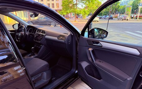 Volkswagen Tiguan II, 2019 год, 2 280 000 рублей, 15 фотография