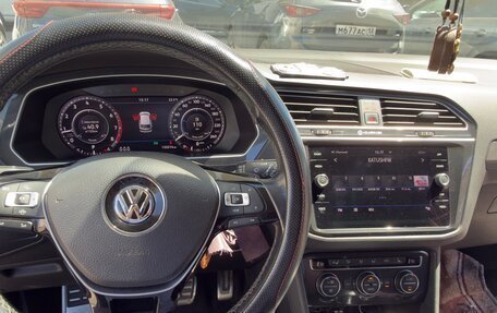 Volkswagen Tiguan II, 2018 год, 2 620 000 рублей, 12 фотография