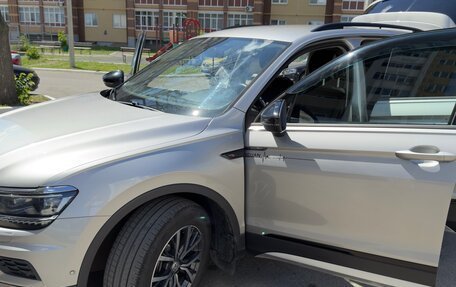 Volkswagen Tiguan II, 2018 год, 2 620 000 рублей, 21 фотография