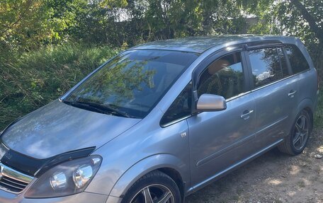 Opel Zafira B, 2011 год, 700 000 рублей, 3 фотография