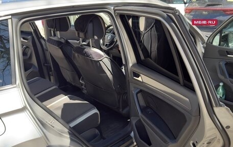 Volkswagen Tiguan II, 2018 год, 2 620 000 рублей, 19 фотография