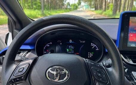 Toyota C-HR I рестайлинг, 2020 год, 2 440 000 рублей, 10 фотография