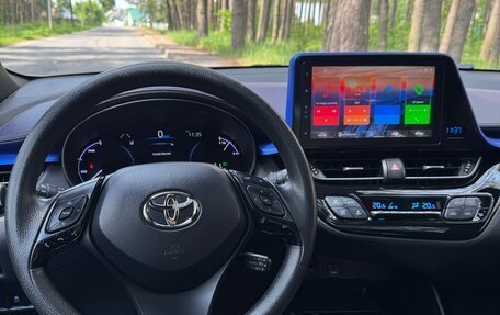 Toyota C-HR I рестайлинг, 2020 год, 2 440 000 рублей, 9 фотография