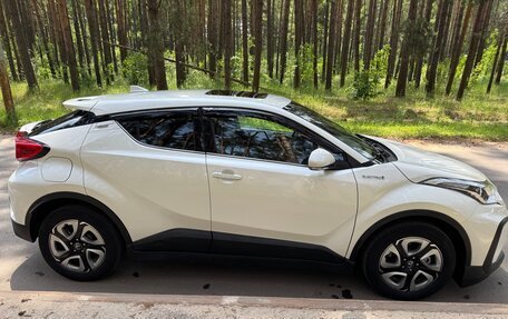Toyota C-HR I рестайлинг, 2020 год, 2 440 000 рублей, 3 фотография