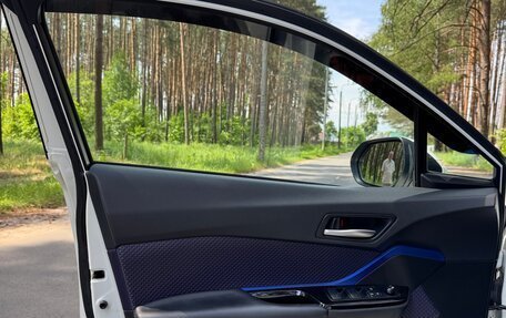 Toyota C-HR I рестайлинг, 2020 год, 2 440 000 рублей, 16 фотография