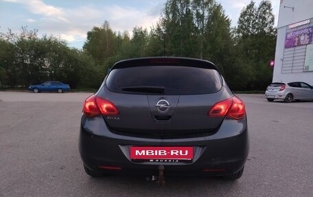 Opel Astra J, 2011 год, 650 000 рублей, 8 фотография