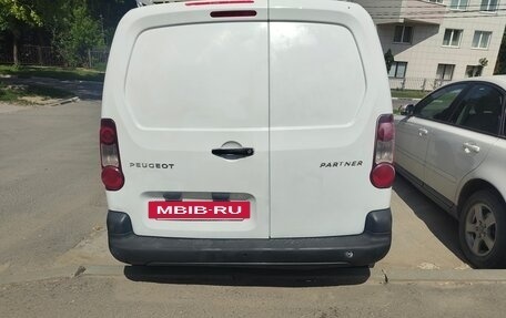 Peugeot Partner II рестайлинг 2, 2013 год, 560 000 рублей, 2 фотография