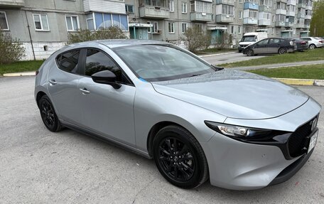 Mazda 3, 2022 год, 1 600 000 рублей, 2 фотография
