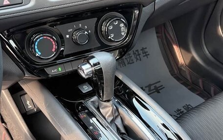 Honda Vezel, 2022 год, 1 274 000 рублей, 14 фотография