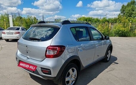 Renault Sandero II рестайлинг, 2022 год, 1 249 000 рублей, 2 фотография