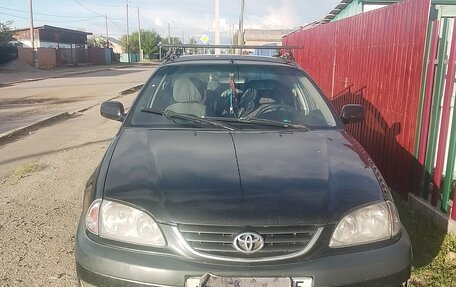 Toyota Avensis III рестайлинг, 2001 год, 450 000 рублей, 1 фотография